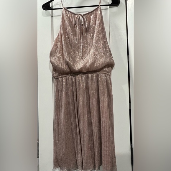 Perfect shimmery dress for spring or summer! - Picture 4 of 6